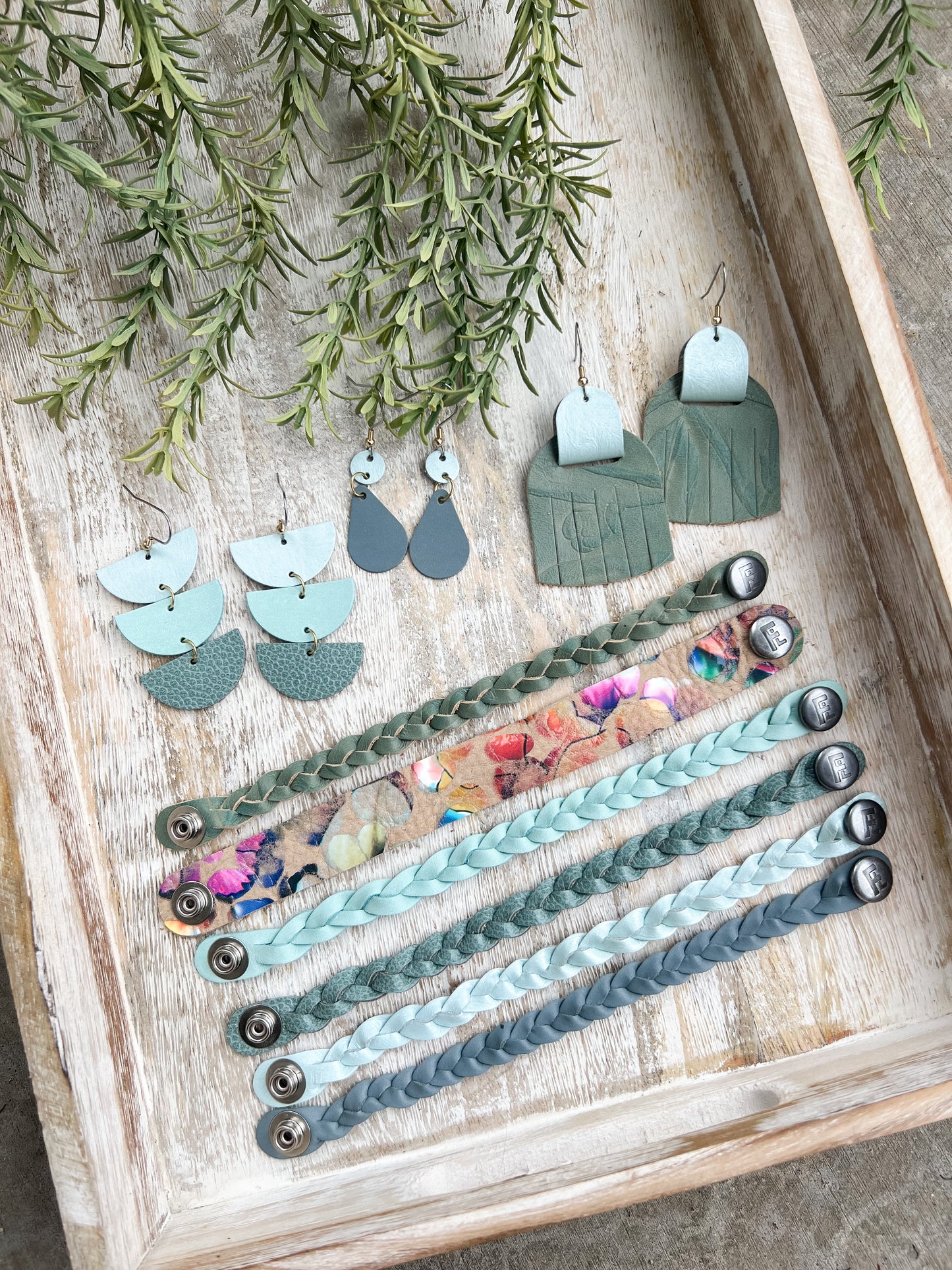 Leather Earrings / Mini Fringe / Stone Blue
