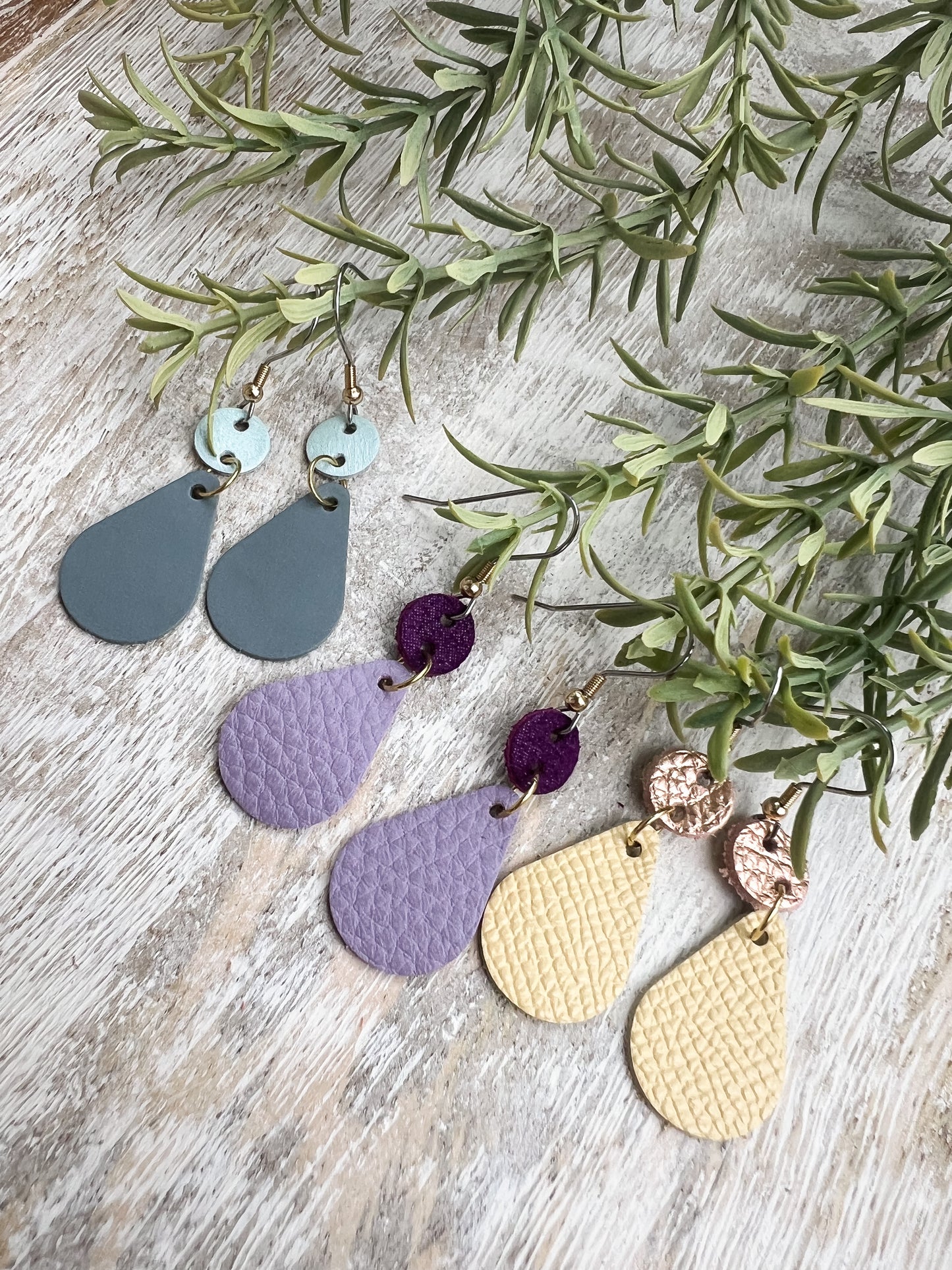 Leather Earrings / Droplets / Hyacinth