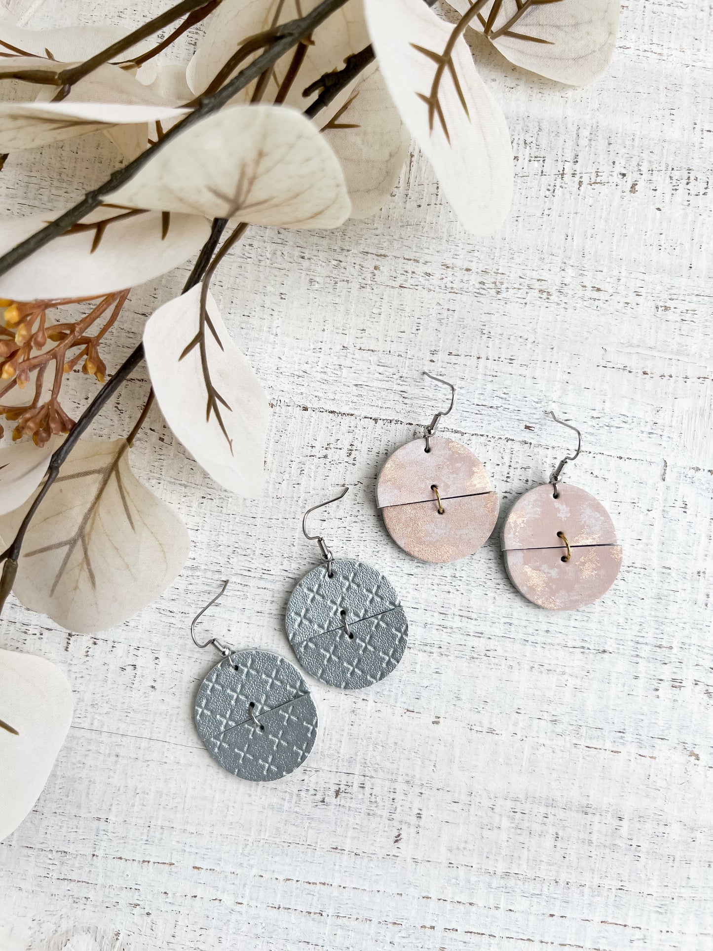 Leather Earrings / Cerchio / Glacier Gray