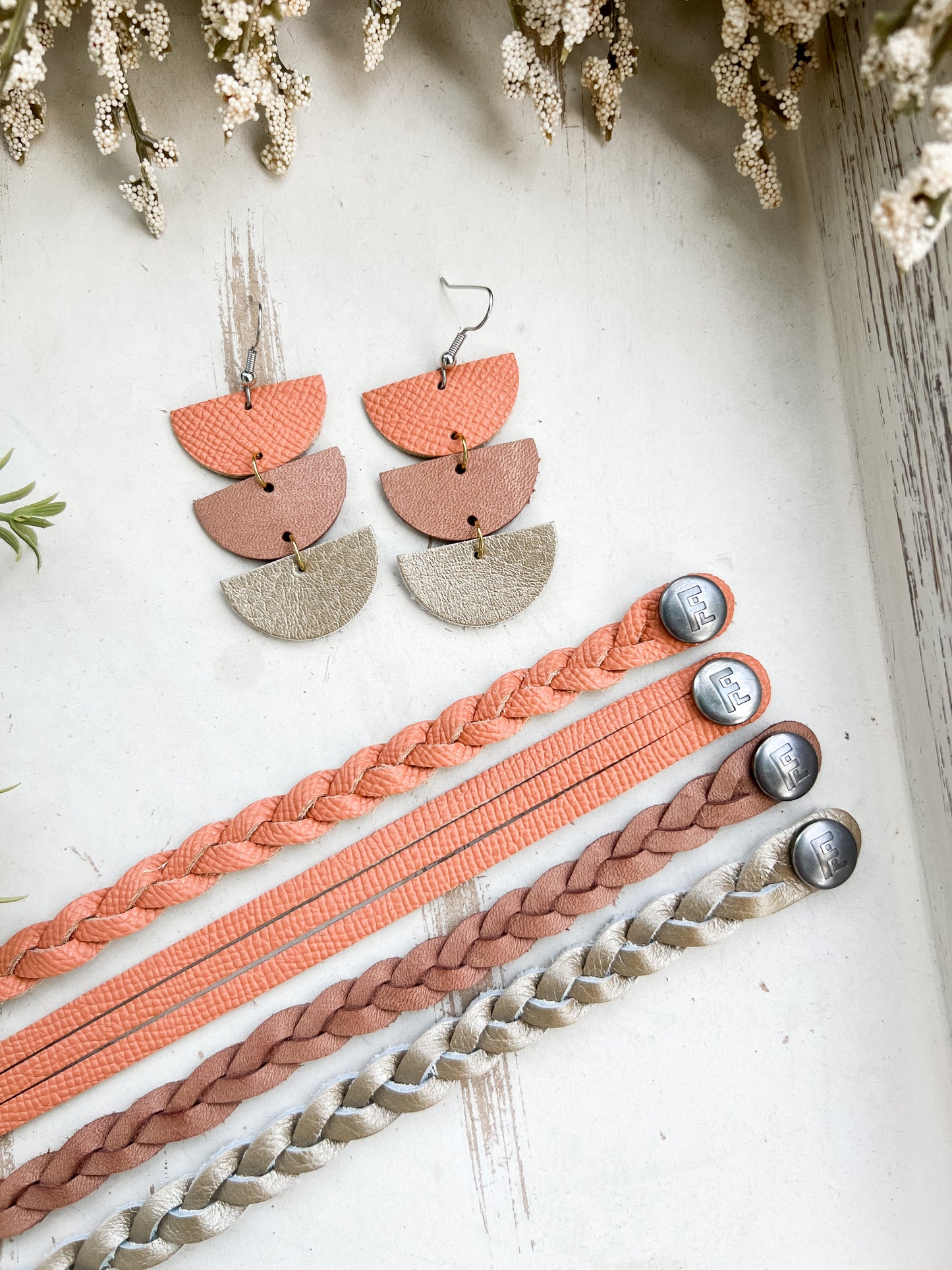 Braided Leather Bracelet / Coral Sands