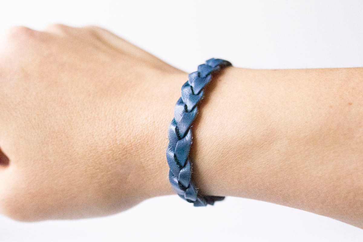 Braided Leather Bracelet / Blueberry