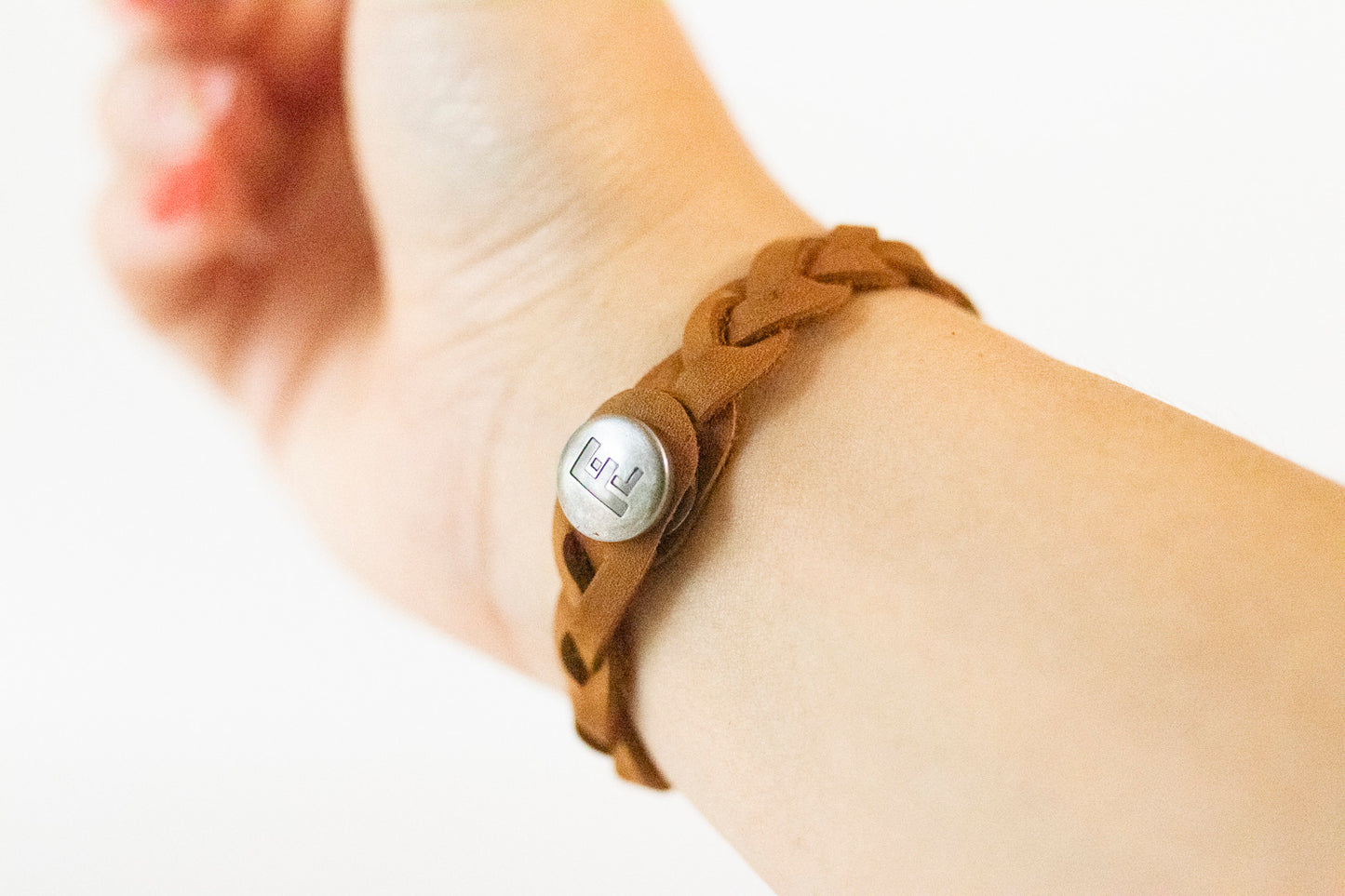 Braided Leather Bracelet / Nubuck Saddle