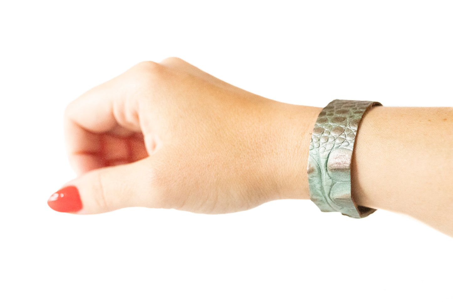 Leather Bracelet / Slim Cuff / Ombre Gator