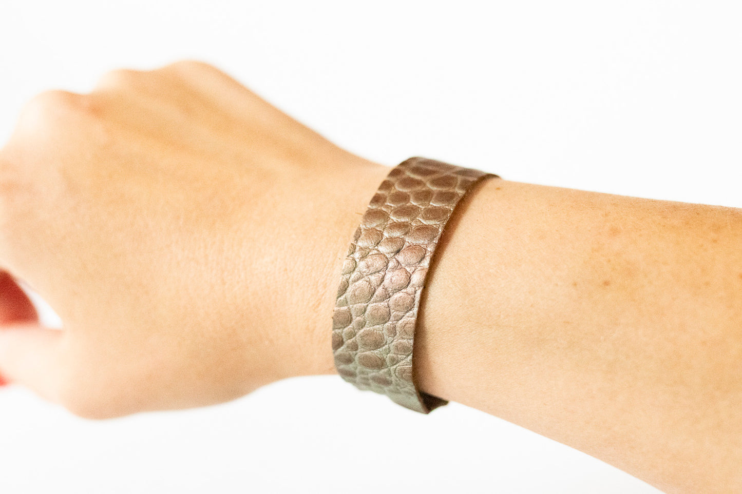 Leather Bracelet / Slim Cuff / Ombre Gator