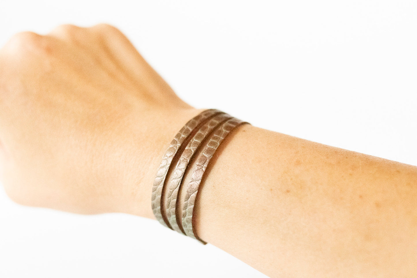 Leather Bracelet / Ultra Skinny Sliced Cuff / Ombre Gator