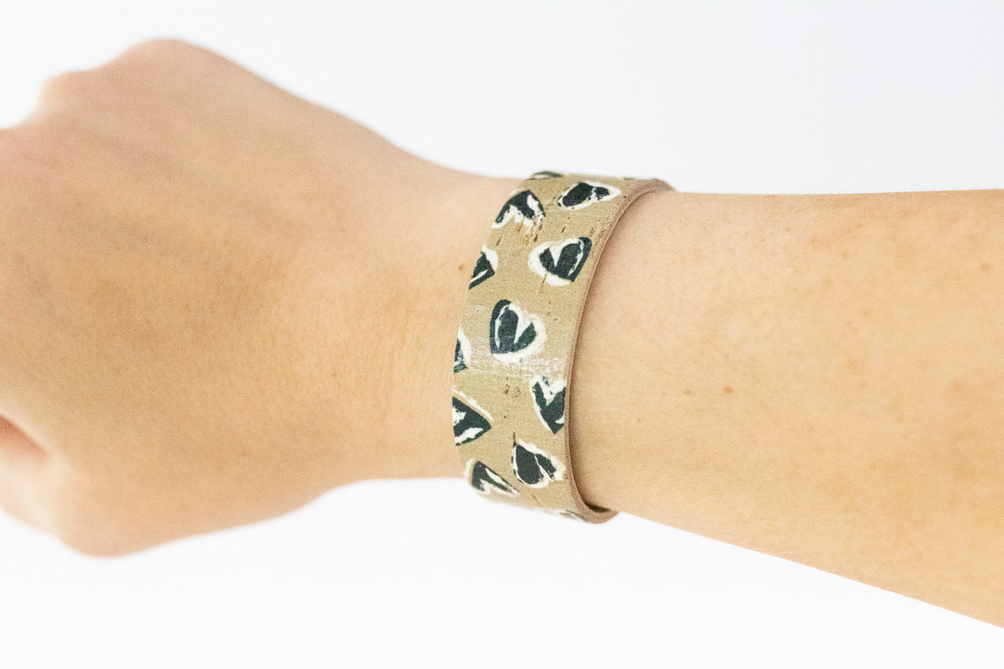 Leather Bracelet / Slim Cuff / Mocha Hearts Cork