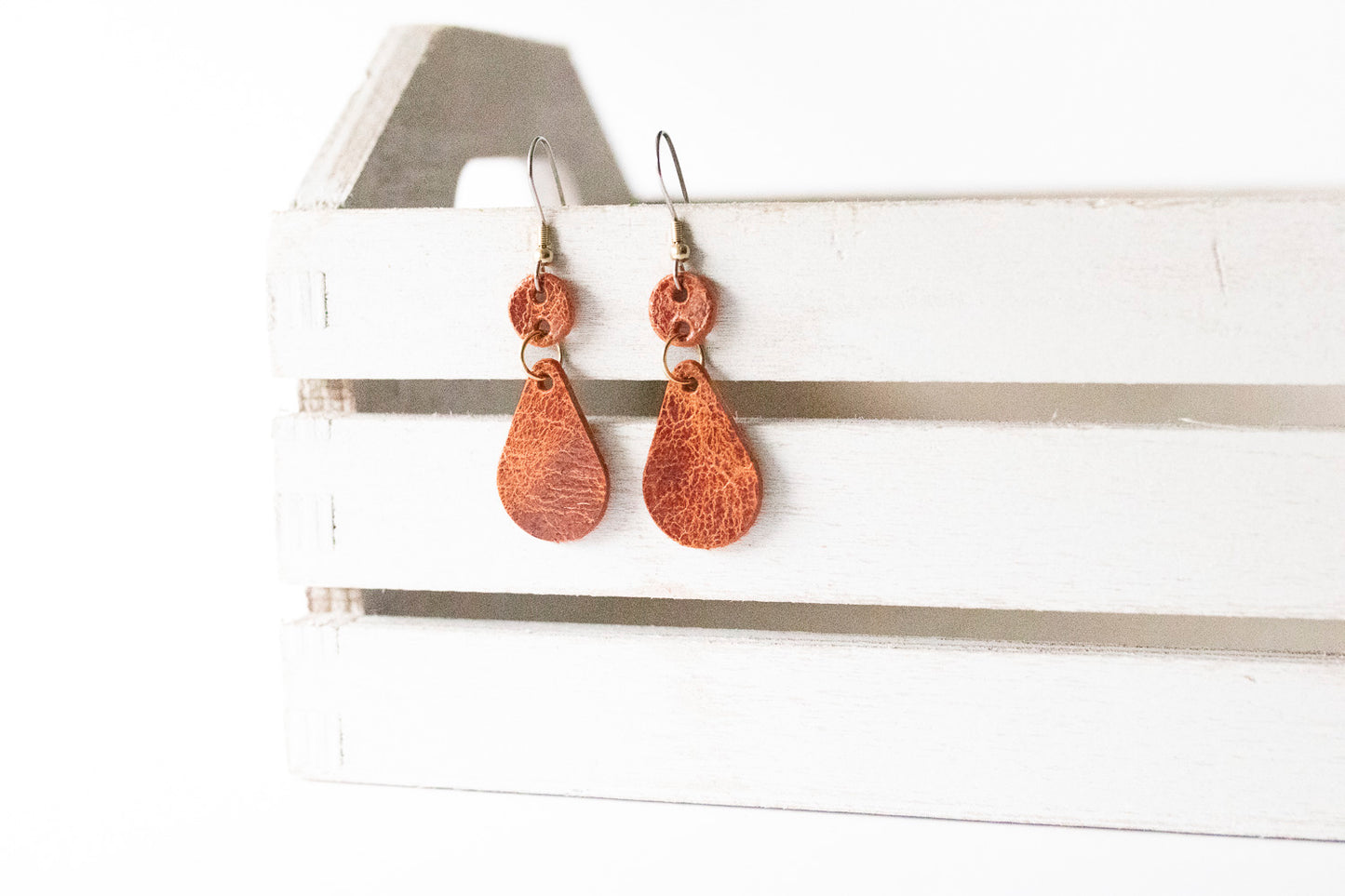 Leather Earrings / Droplets / Vintage Brown