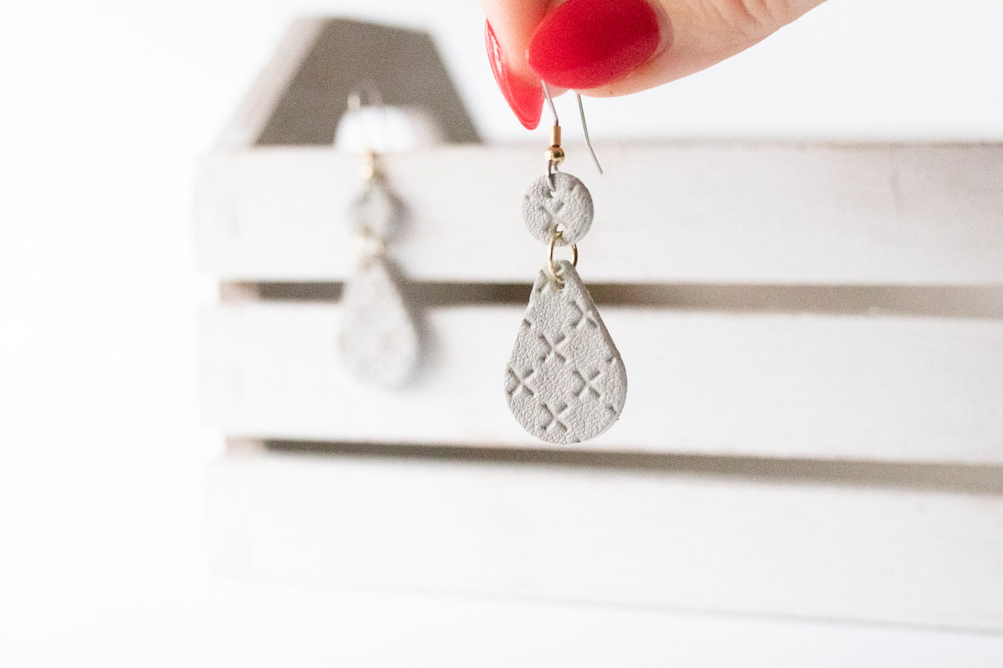 Leather Earrings / Droplets / Gray Day
