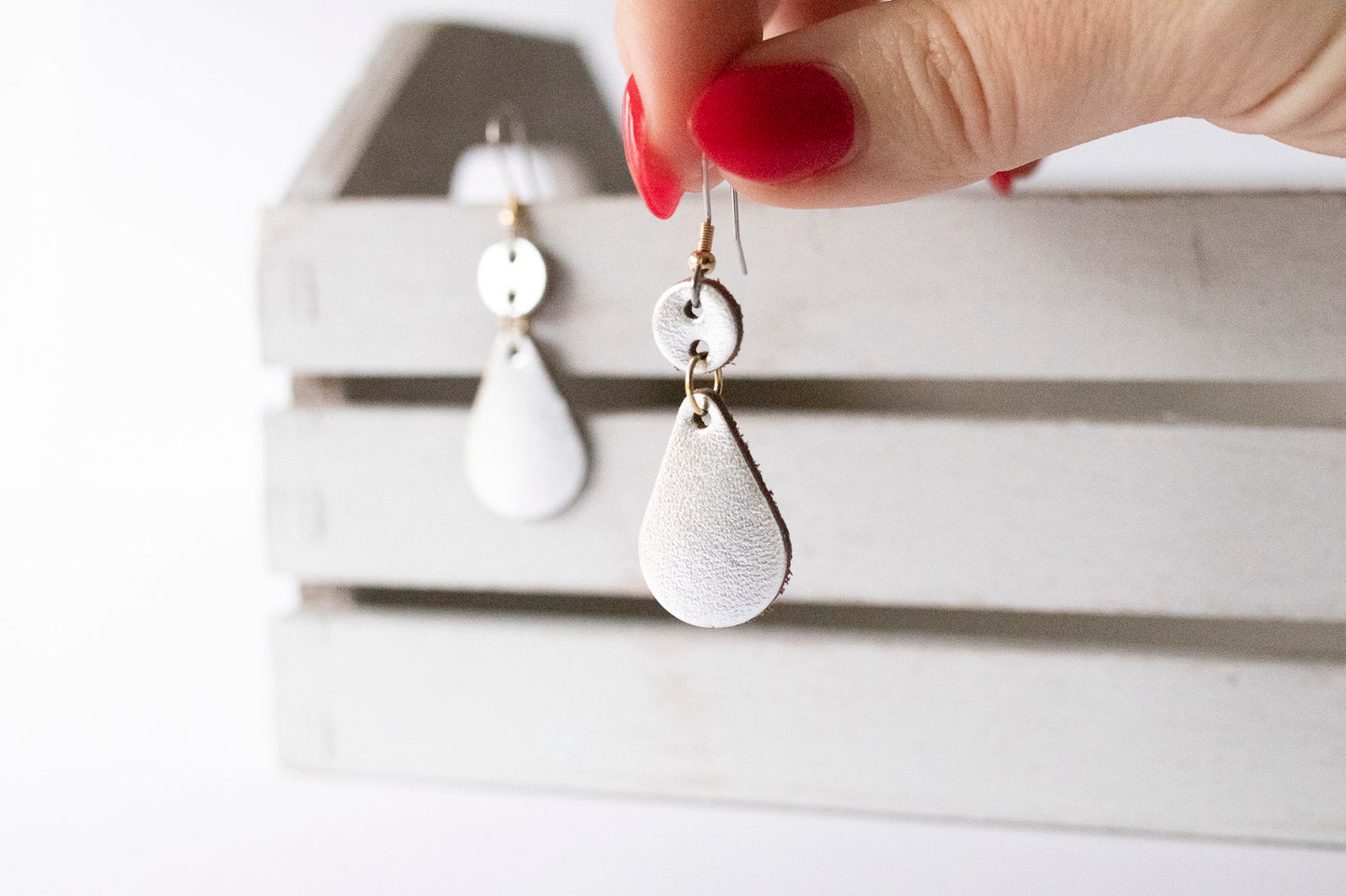 Leather Earrings / Droplets / Metallic Silver