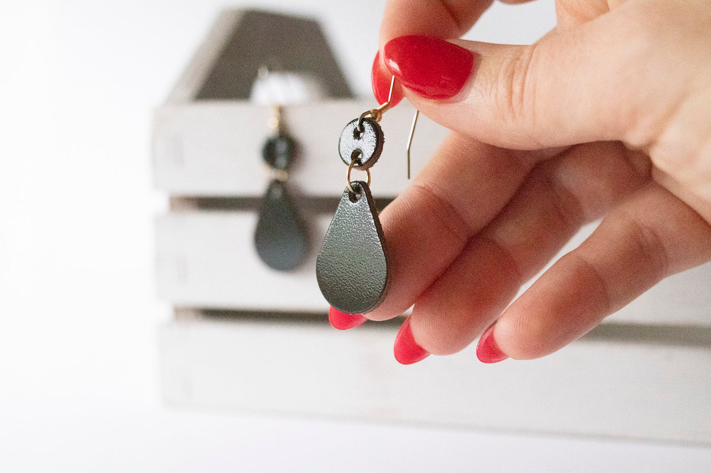 Leather Earrings / Droplets / Metallic Black