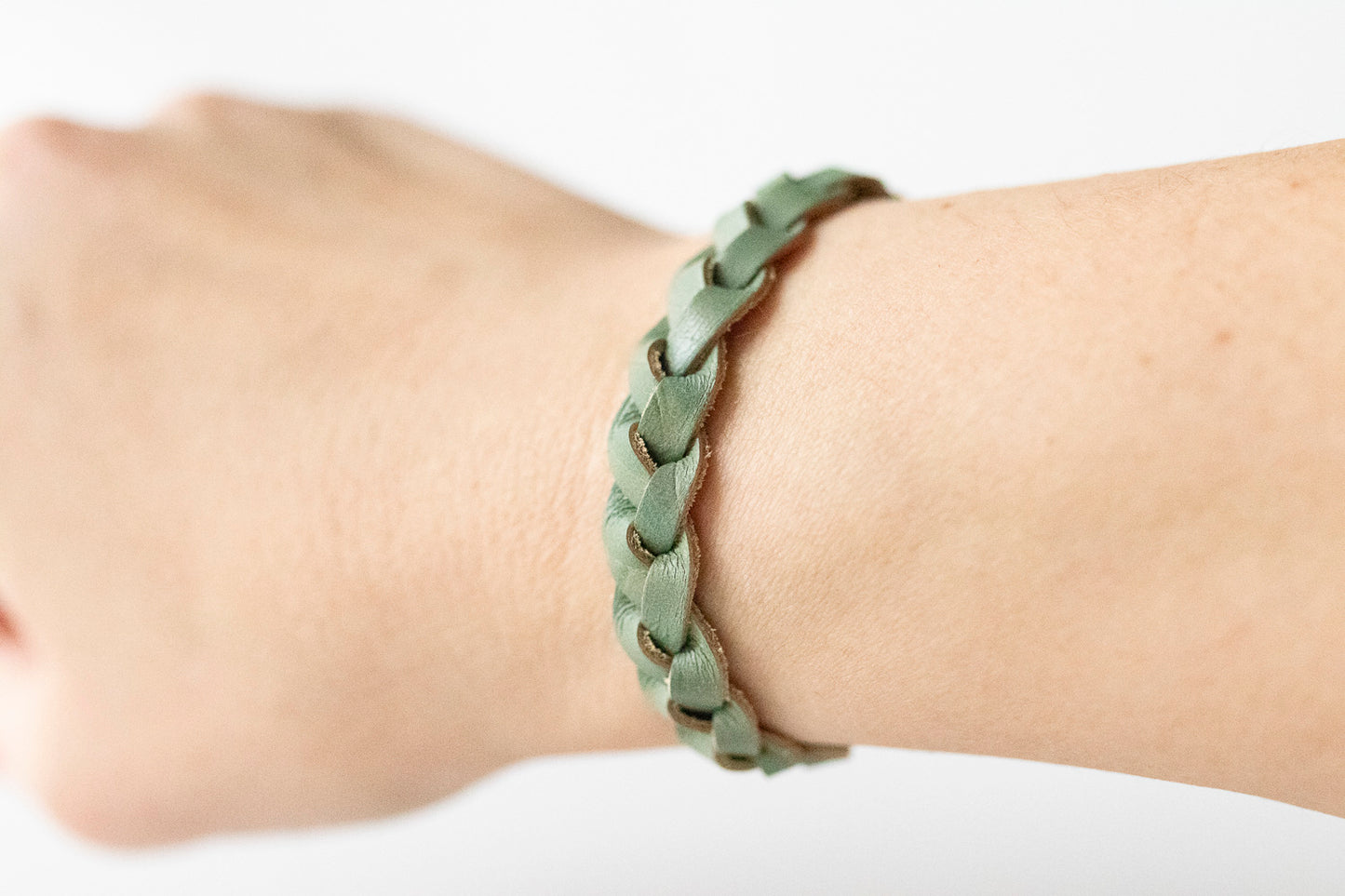 Braided Leather Bracelet / Jade Floral