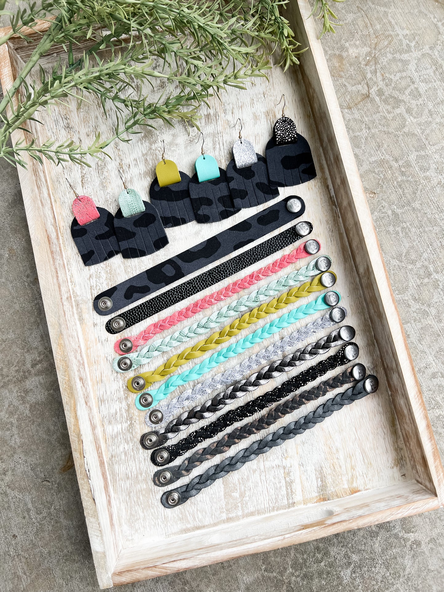 Leather Earrings / Cinque Luci / Stainless Steel