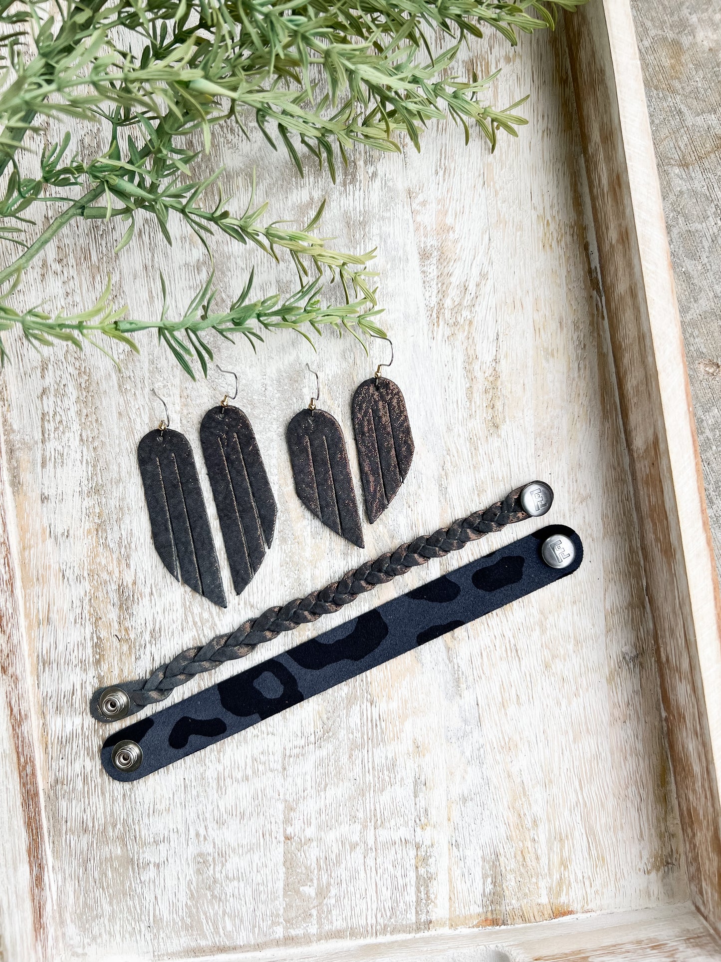 Leather Earrings / Fringe / Stardust