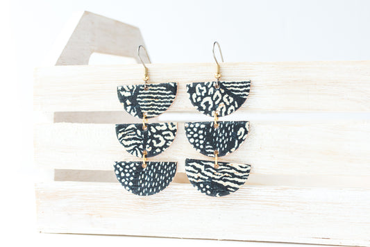 Leather Earrings / Tri Luna / Black Random Cork