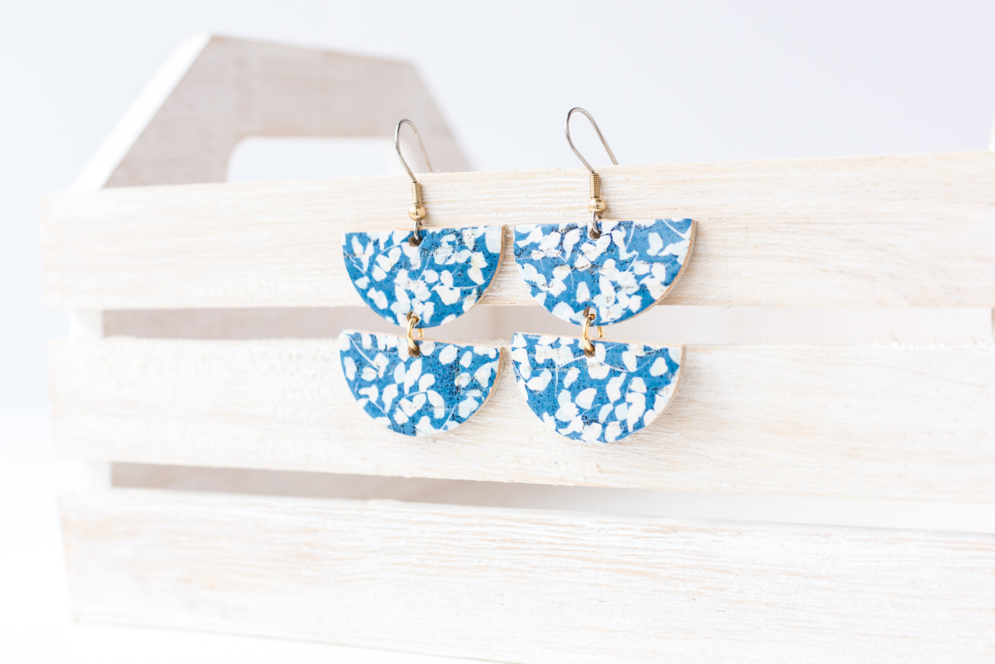 Leather Earrings / Demi Luna / White Petals Cork