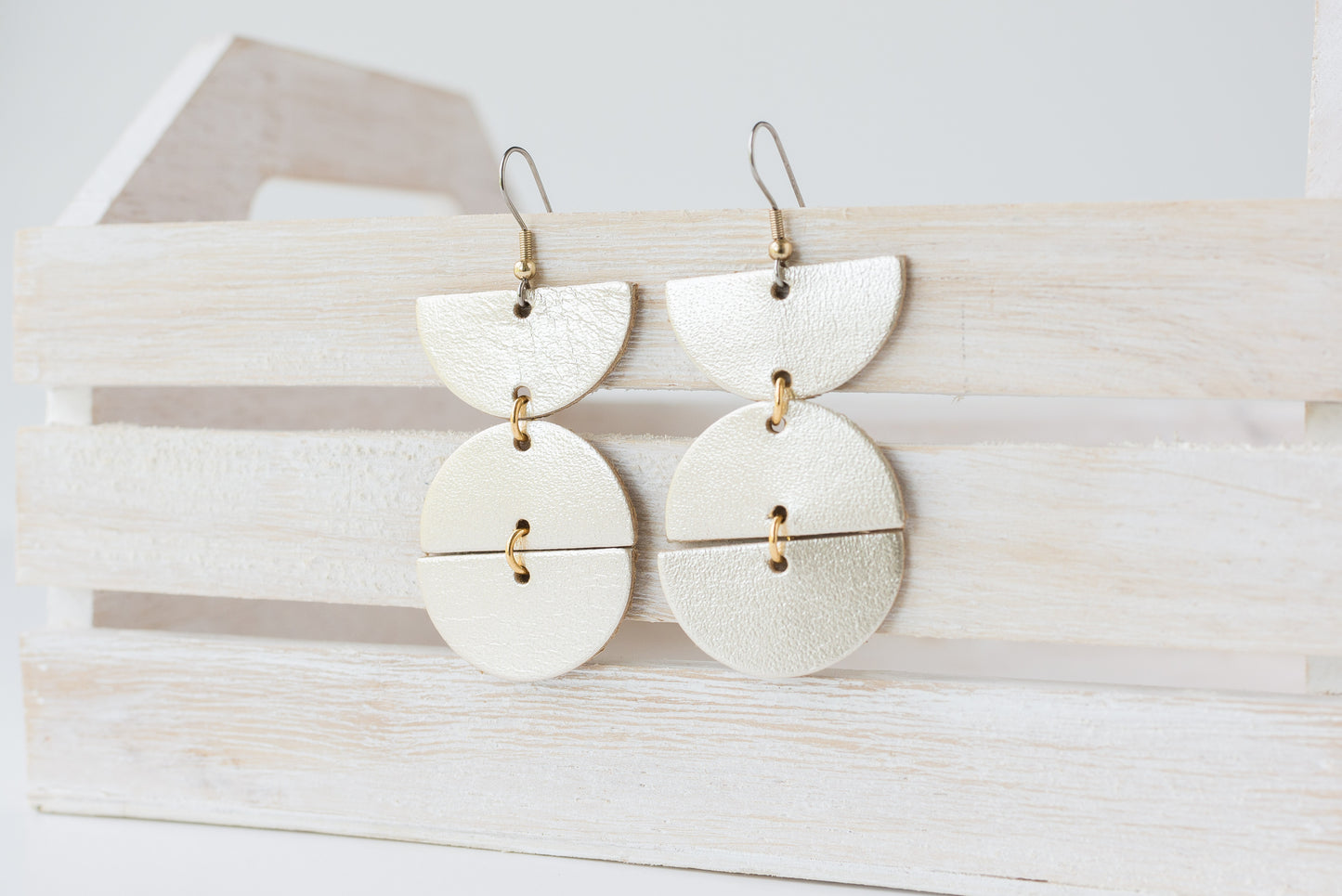 Leather Earrings / Mila / Metallic Platinum
