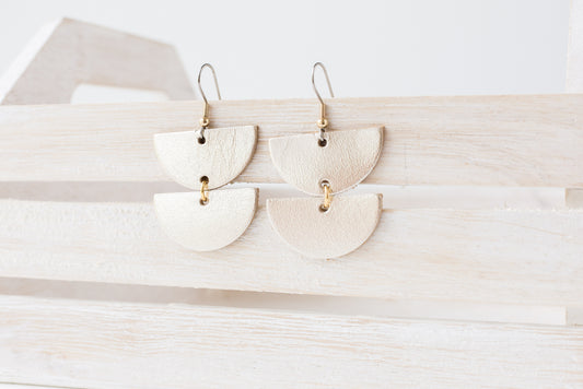 Leather Earrings / Demi Luna / Metallic Platinum