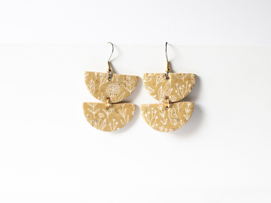 Leather Earrings / Demi Luna / Straw Flowers Cork