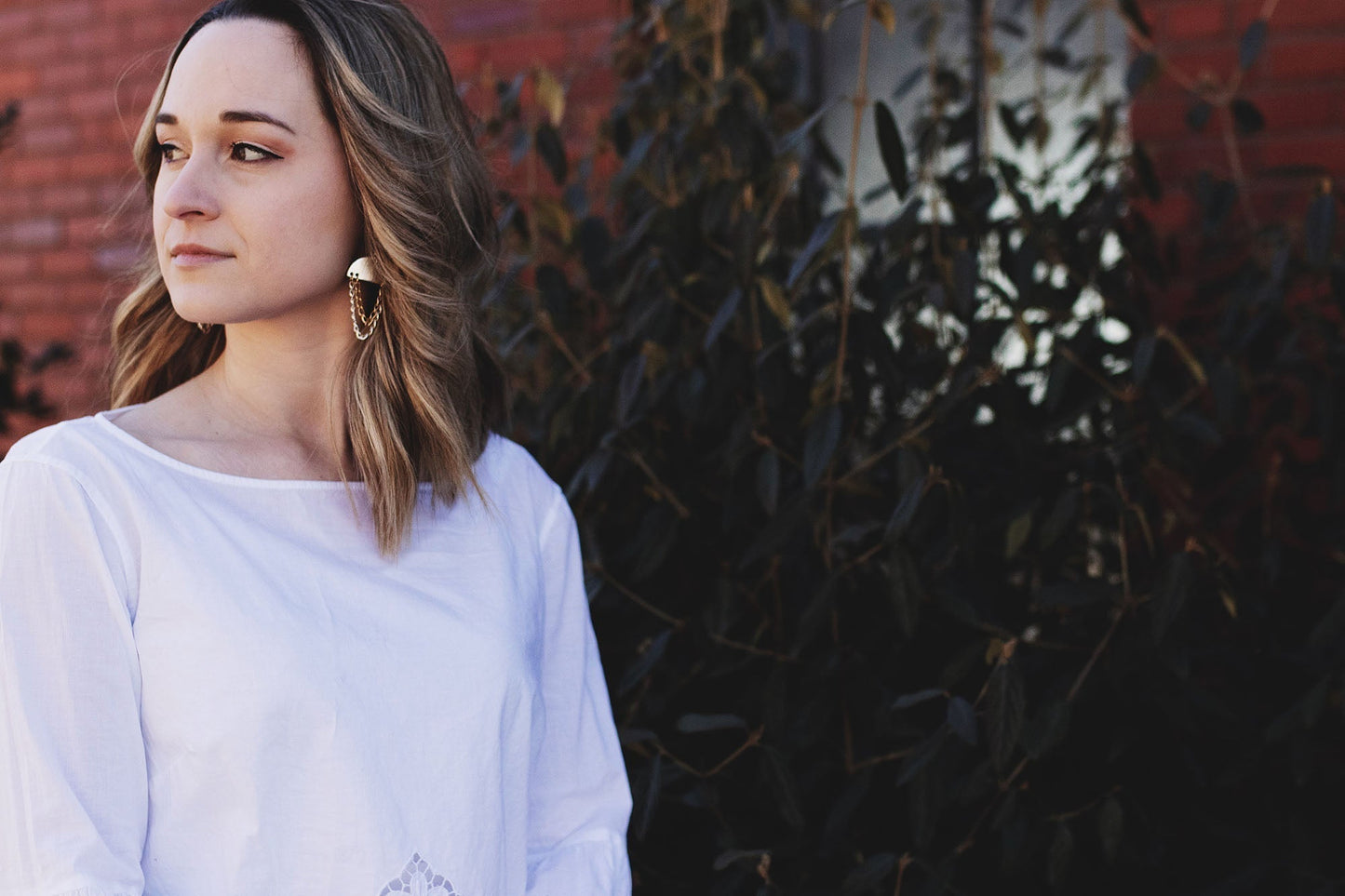 Leather Earrings / Chain Drop / Ultra White