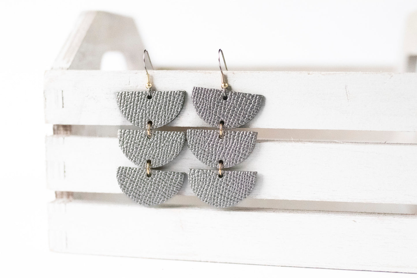 Leather Earrings / Tri Luna / Graphite