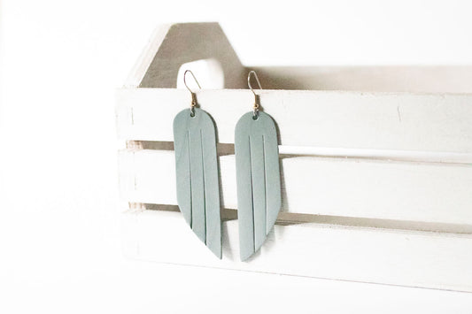 Leather Earrings / Fringe / Stone Blue