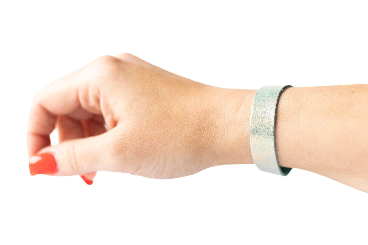 Leather Bracelet / Skinny Slim Cuff / Sea Breeze Crackle