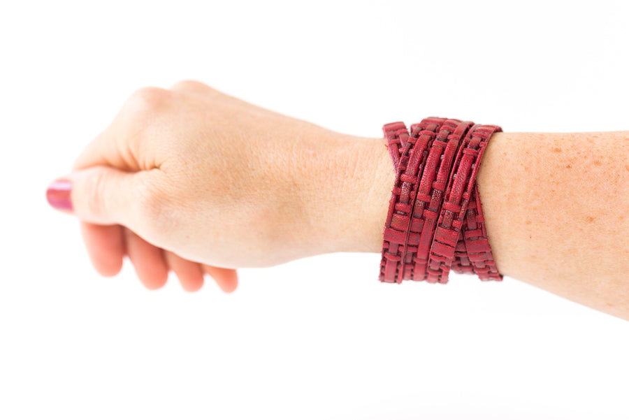 WOVEN RED