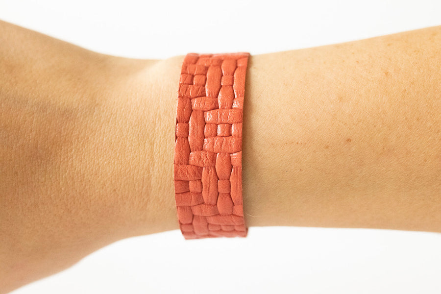 WOVEN PEACH