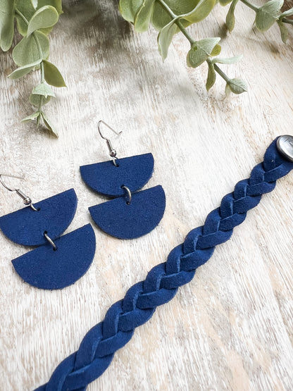 Leather Earrings / Demi Luna / Navy Nubuck