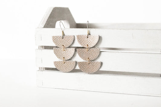Leather Earrings / Tri Luna / White Gold