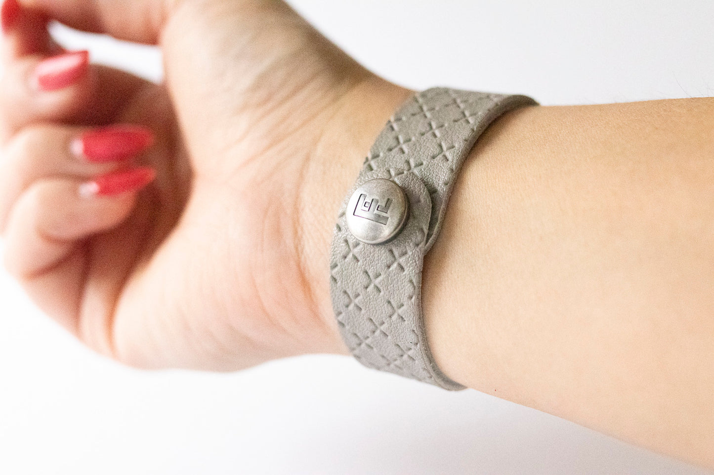 Leather Bracelet / Slim Cuff / Gray Day