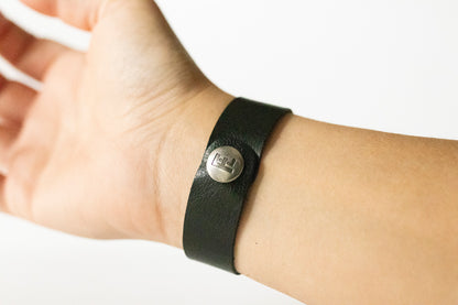 Leather Bracelet / Slim Cuff / Pitch Black