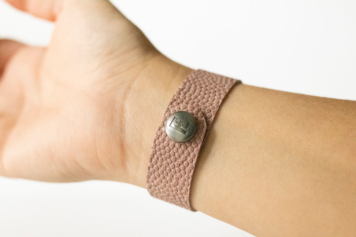 Leather Bracelet / Slim Cuff / Mauve Bubbles