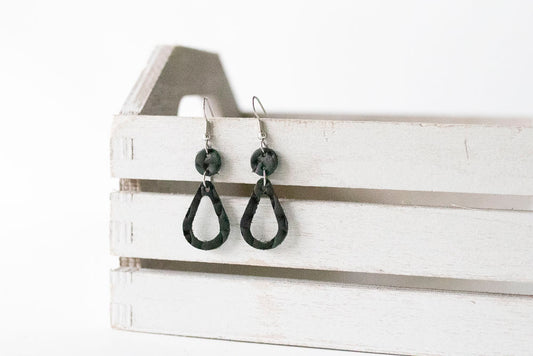 Leather Earrings / Hollow Droplets / Woven Black