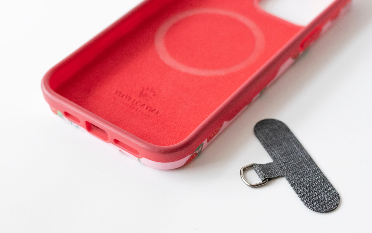 Leather Looplet / Strawberry Cream