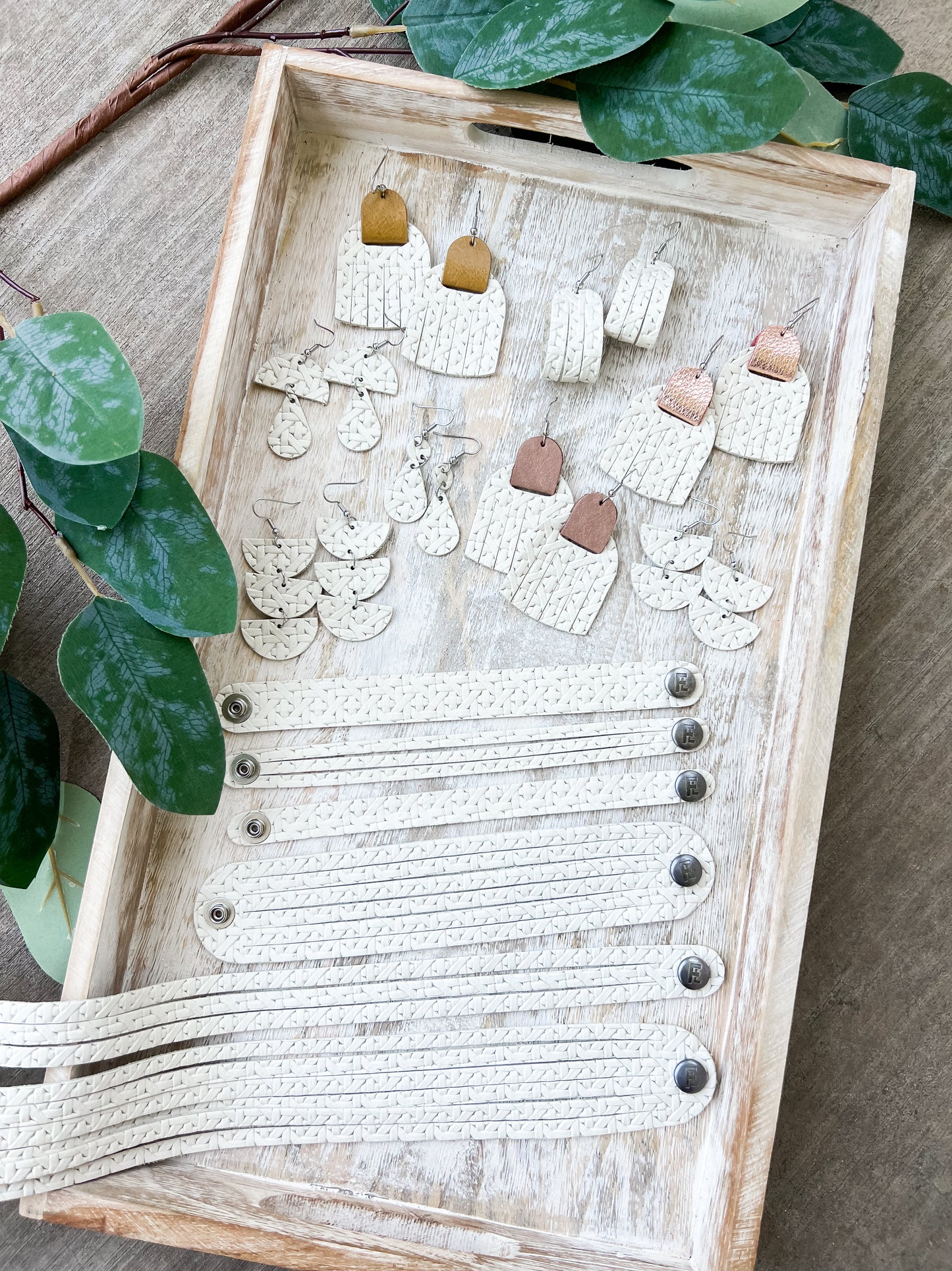 Leather Earrings / Mini Sliced / Woven Chalk White