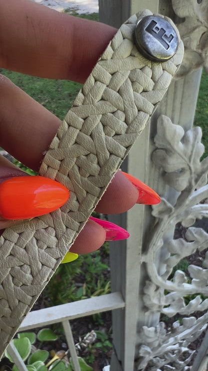 Leather Earrings / Mini Sliced / Woven Chalk White