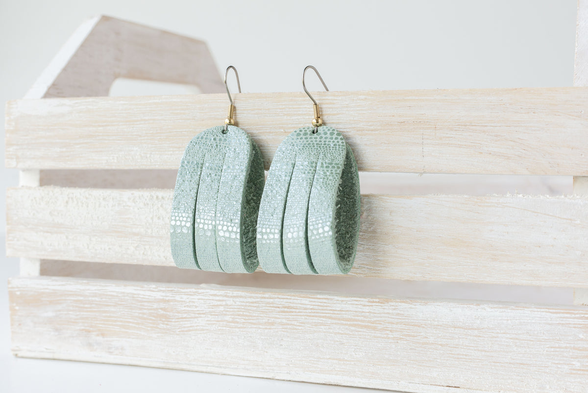 Leather Earrings / Mini Sliced / Mint Condition
